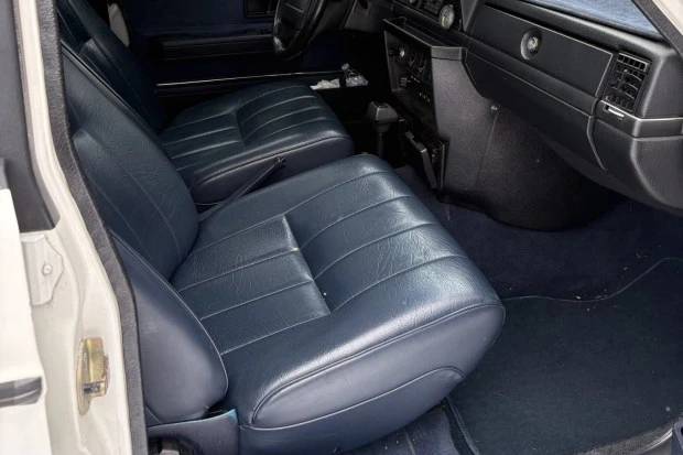 1992 Volvo 245 - Image 4 of 7