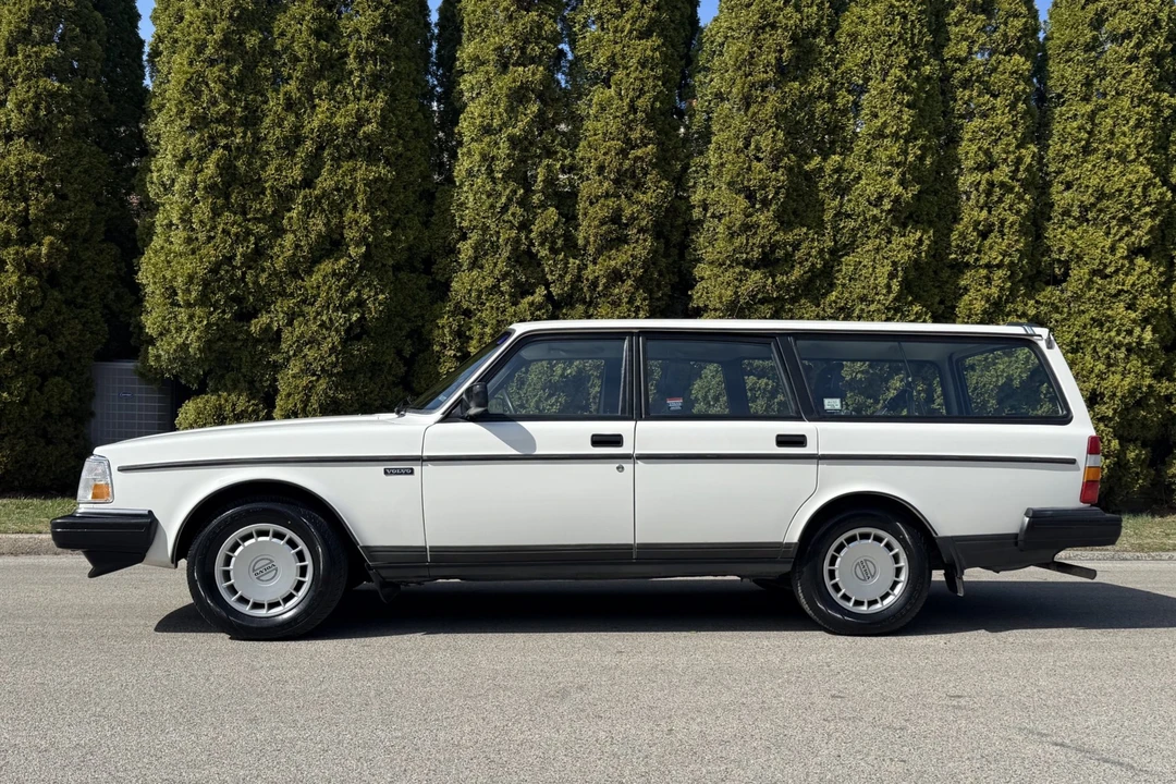 1992 Volvo 245 - Image 3 of 7