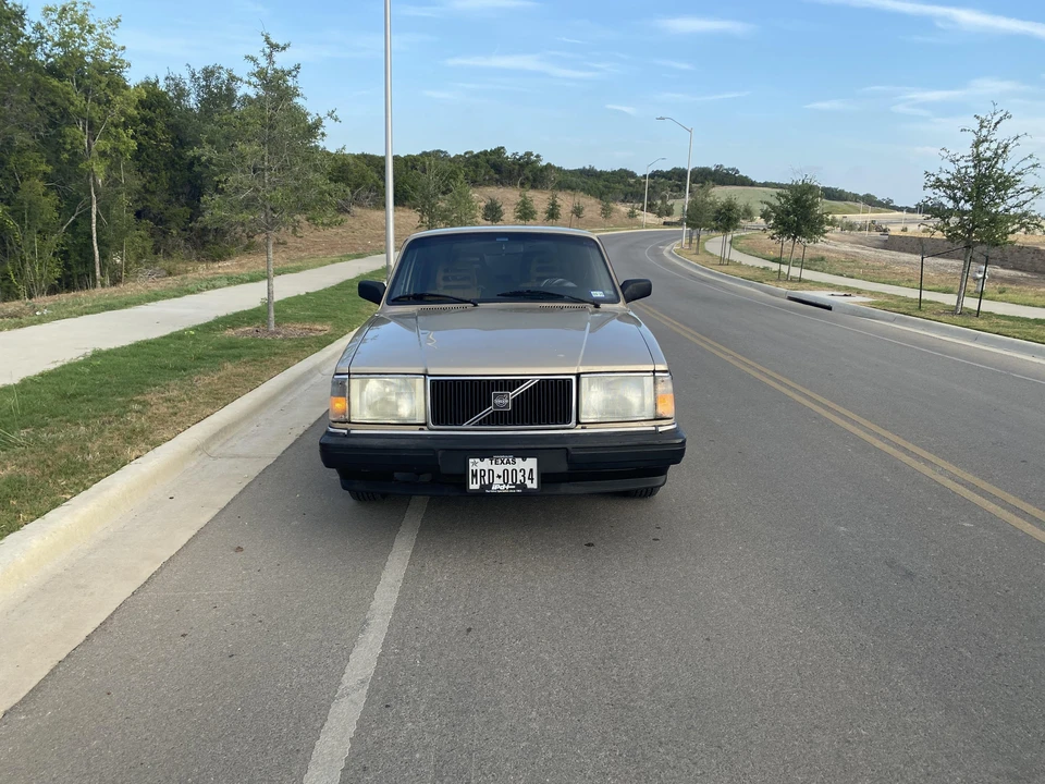 1992 Volvo 245 - Image 6 of 31