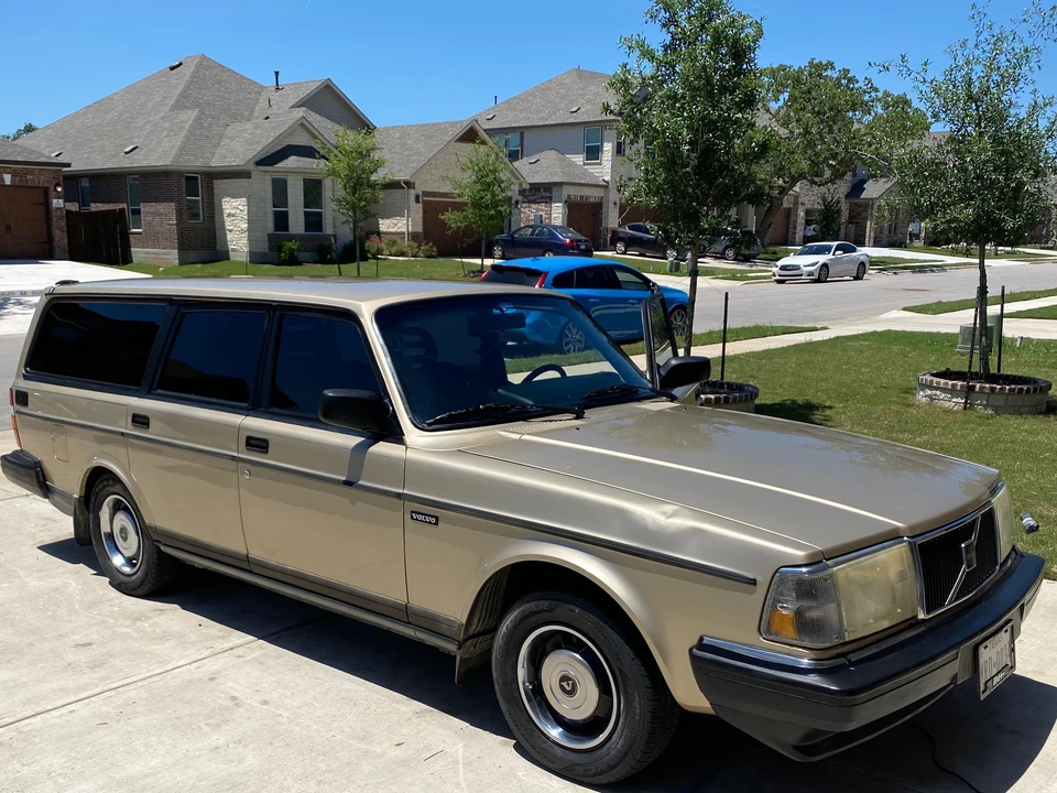 1992 Volvo 245 - Image 16 of 31