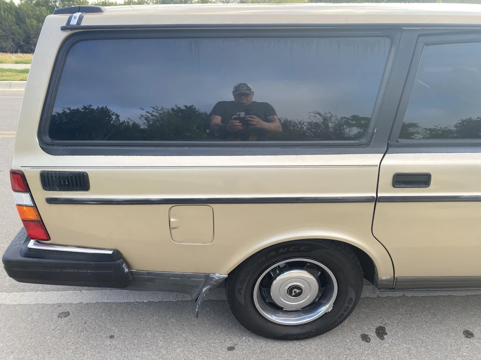 1992 Volvo 245 - Image 24 of 31