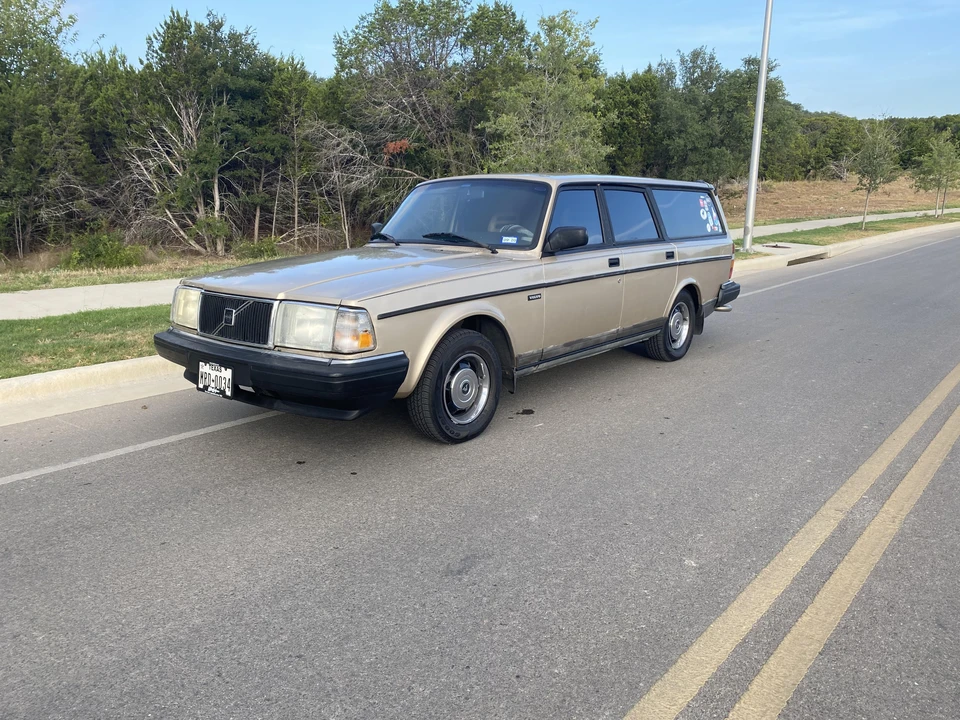 1992 Volvo 245 - Image 10 of 31