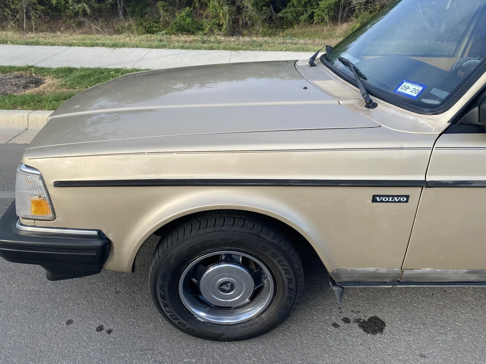 1992 Volvo 245 - Image 17 of 31