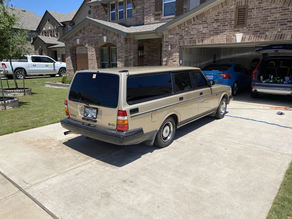 1992 Volvo 245 - Image 14 of 31