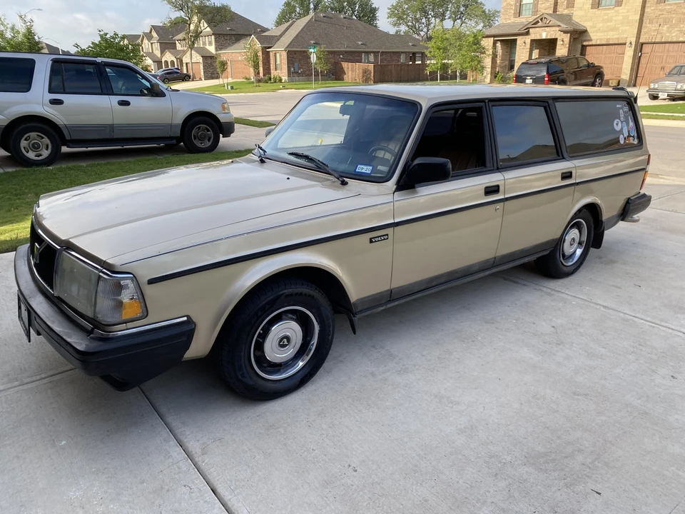 1992 Volvo 245 - Image 9 of 31