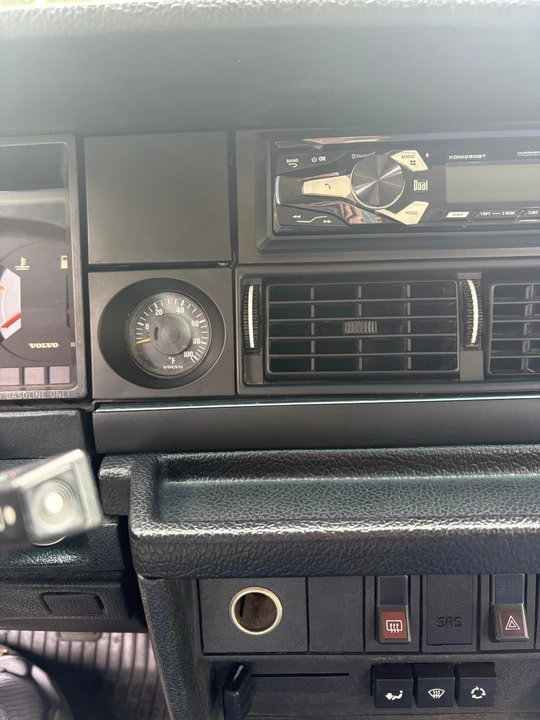 1992 Volvo 244 - Image 17 of 31