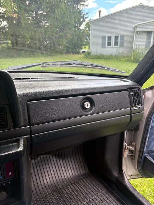 1992 Volvo 244 - Image 19 of 31
