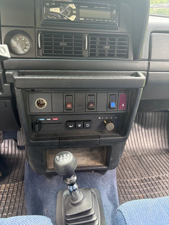 1992 Volvo 244 - Image 18 of 31