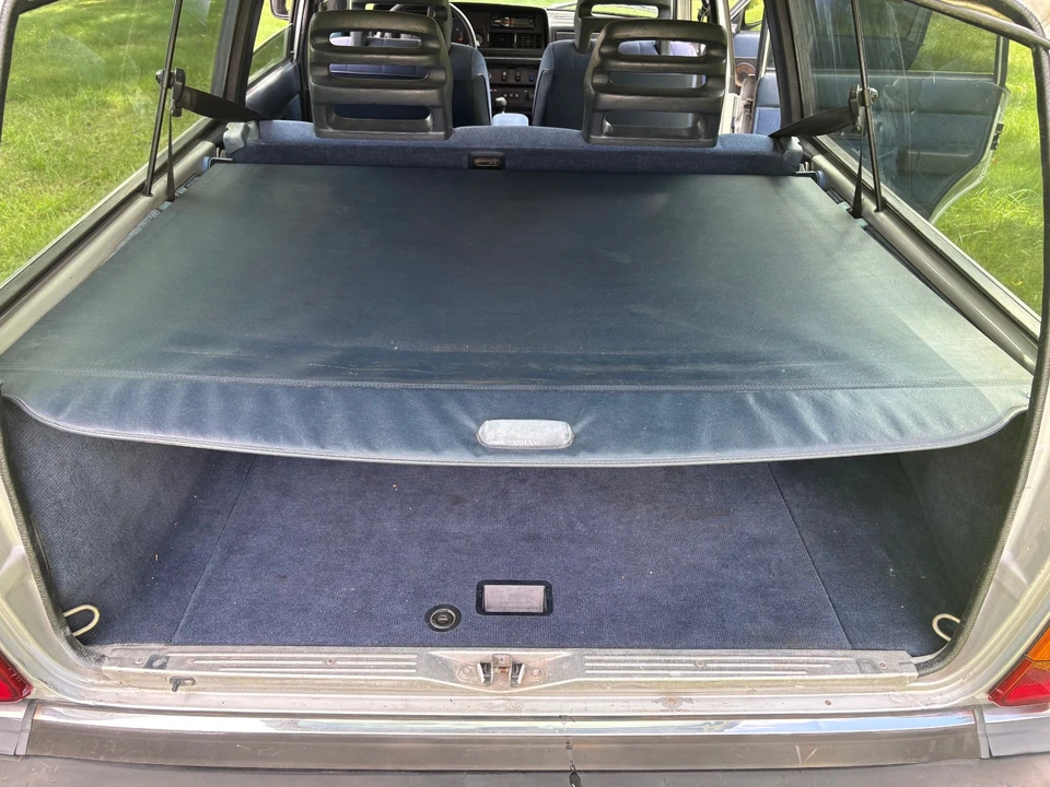 1992 Volvo 244 - Image 22 of 31