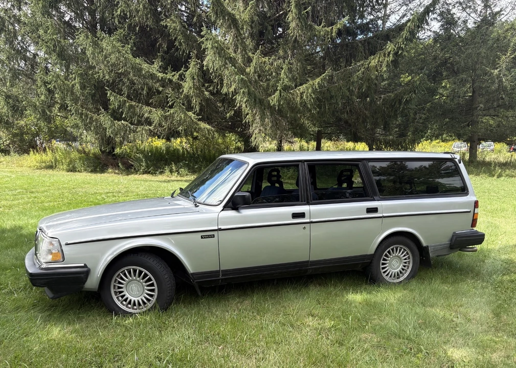 1992 Volvo 244 - Image 2 of 31