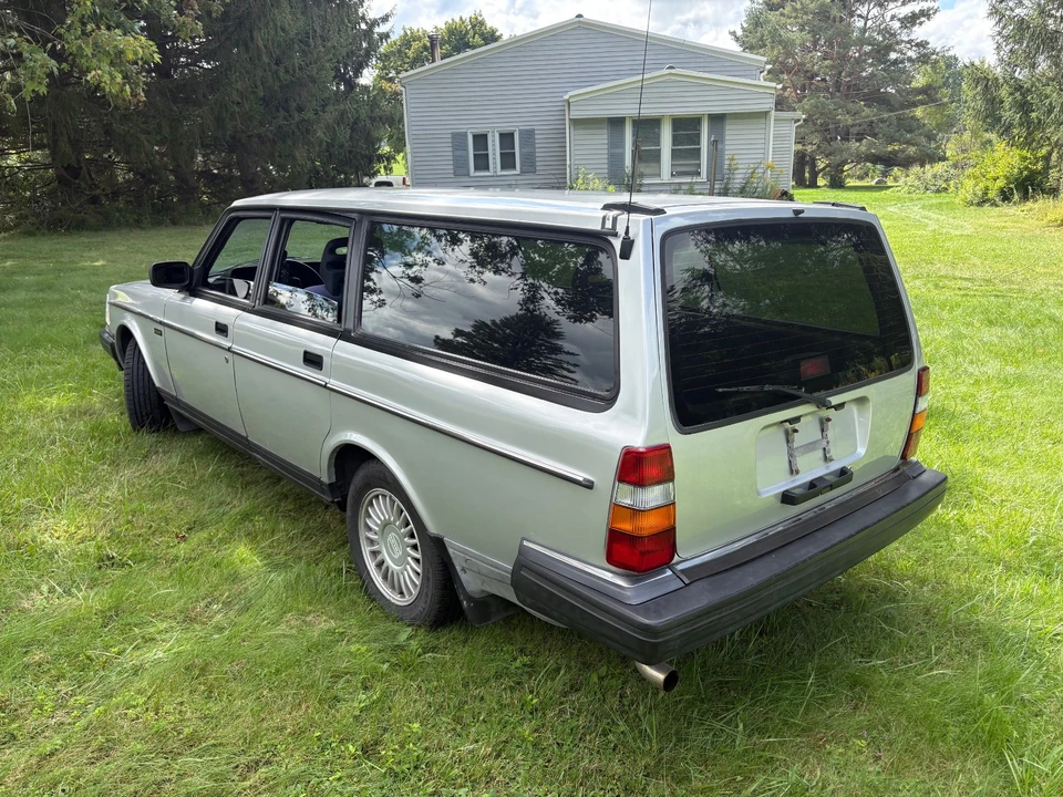1992 Volvo 244 - Image 3 of 31