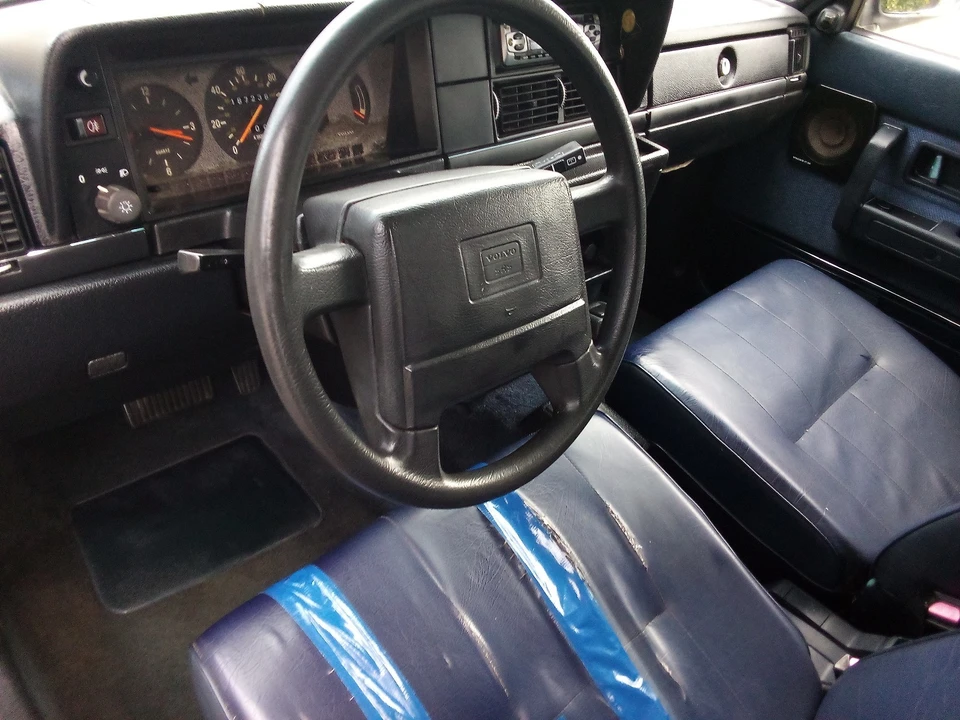 1992 Volvo 244 - Image 8 of 21