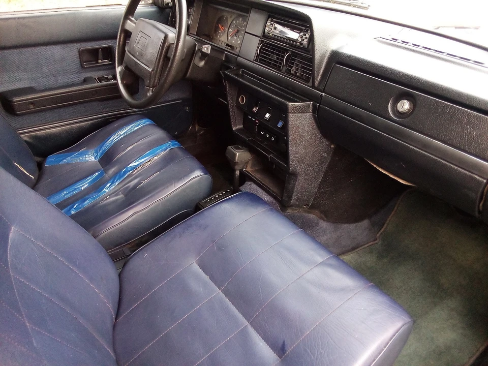 1992 Volvo 244 - Image 9 of 21