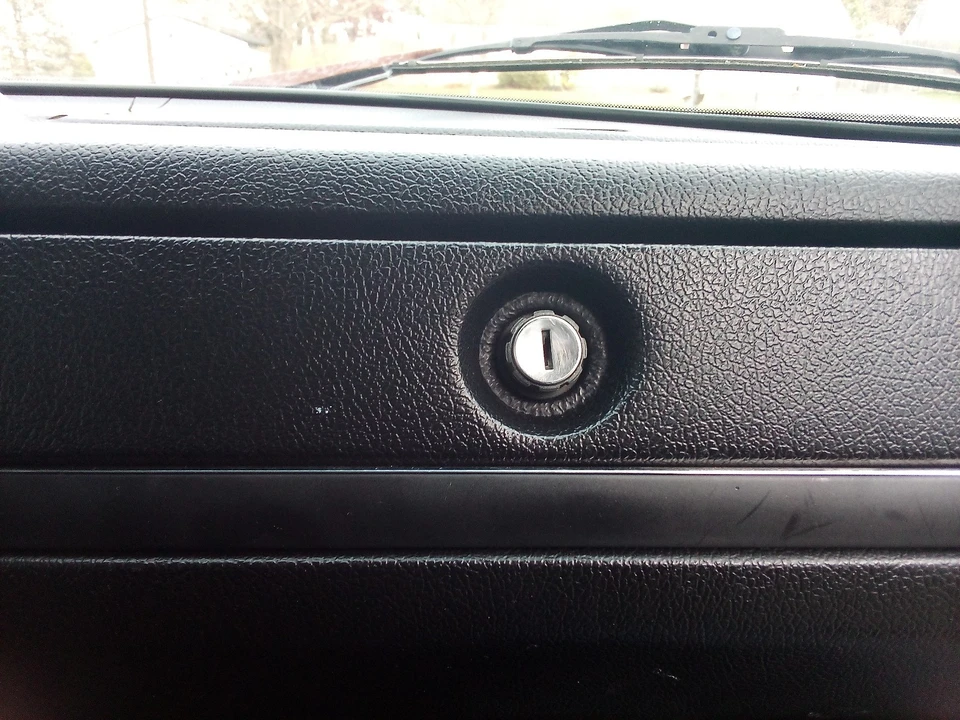 1992 Volvo 244 - Image 7 of 21
