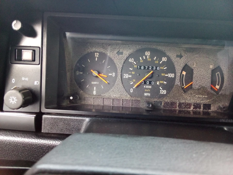 1992 Volvo 244 - Image 17 of 21