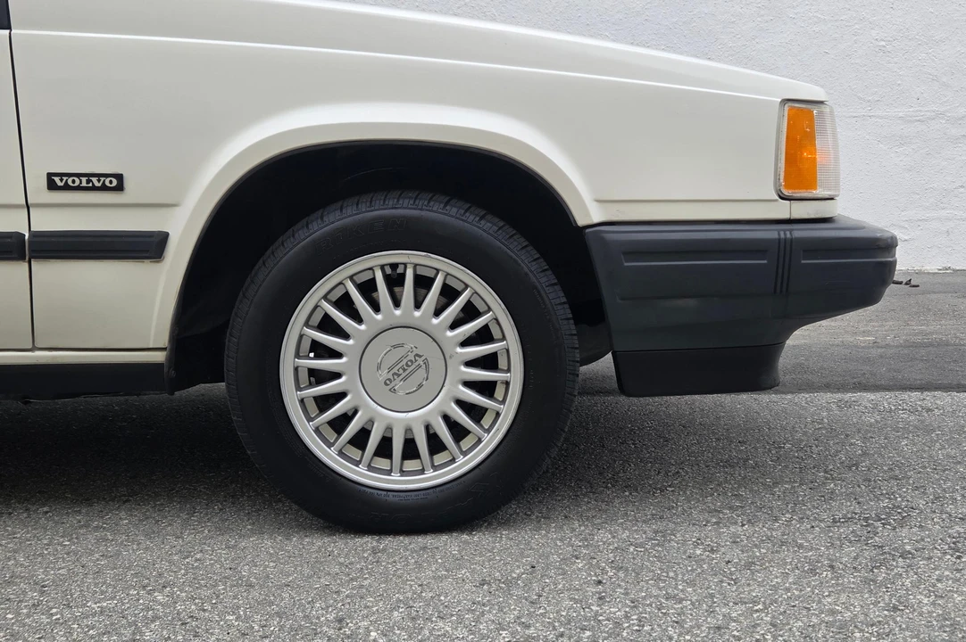 1992 Volvo 740 - Image 29 of 31