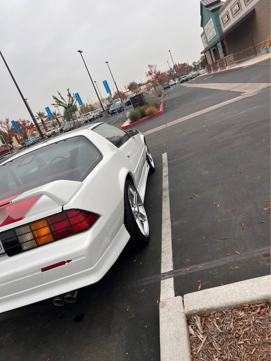 1992 Chevrolet Camaro 3rd Gen - Image 4 of 9