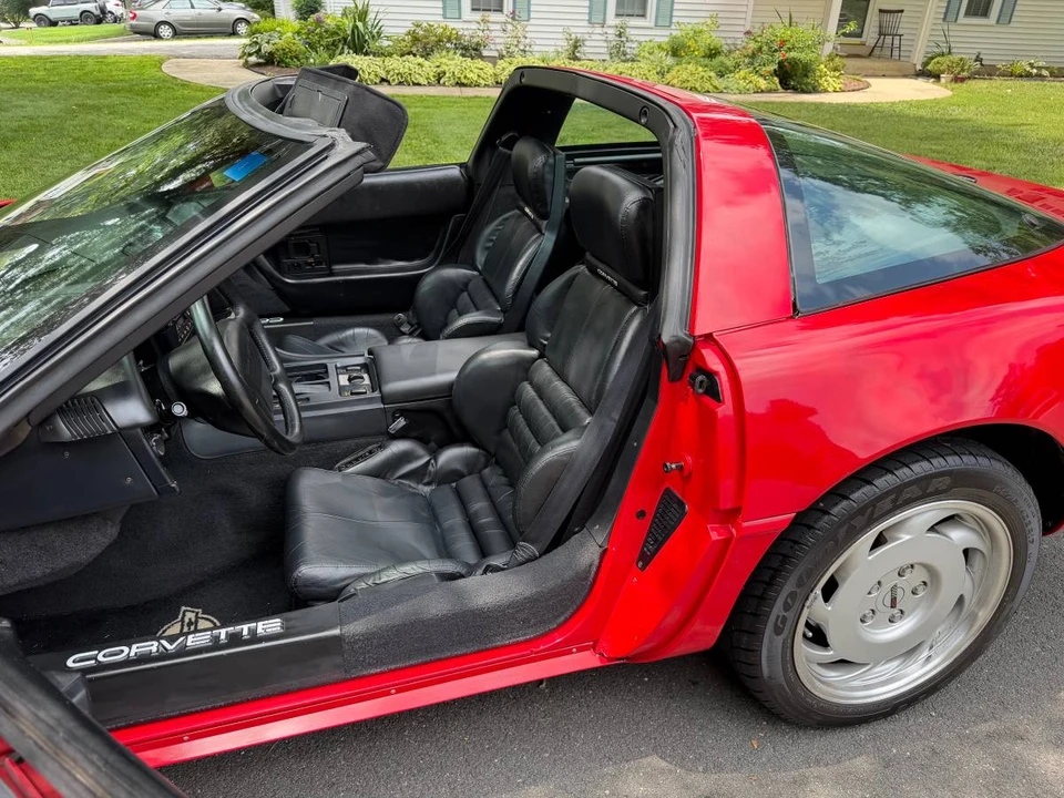 1992 Chevrolet Corvette C4 - Image 17 of 23