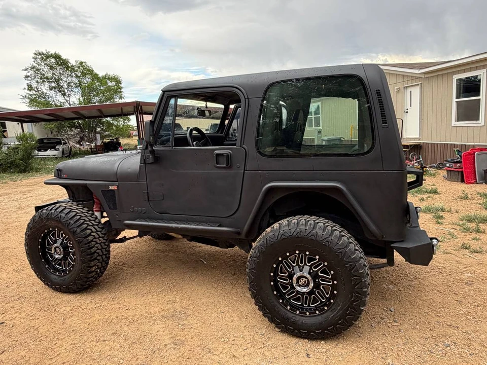 1992 Jeep YJ Wrangler - Image 5 of 12