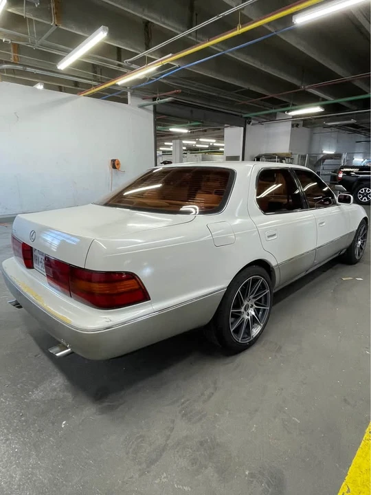 1992 Lexus LS 1st Gen - Image 4 of 8