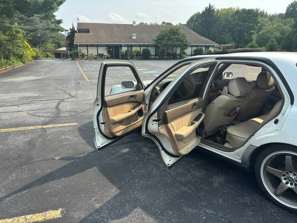 1992 Lexus LS 1st Gen - Image 8 of 11