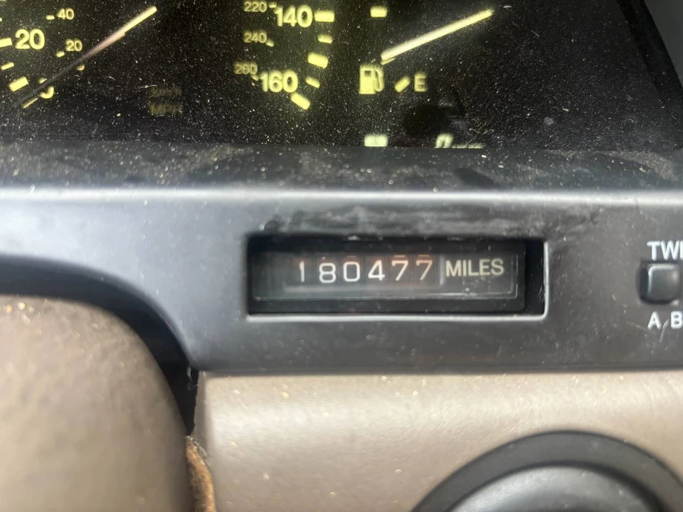 1992 Lexus LS 1st Gen - Image 11 of 11