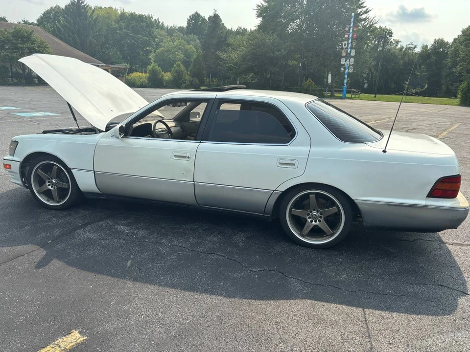 1992 Lexus LS 1st Gen - Image 3 of 11
