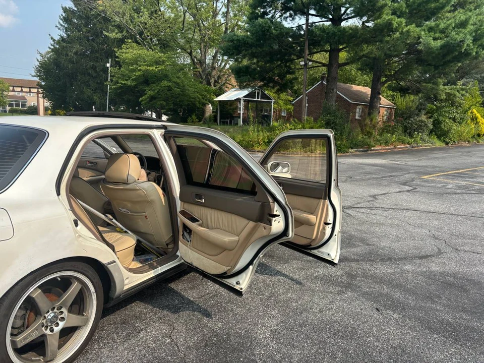 1992 Lexus LS 1st Gen - Image 10 of 11
