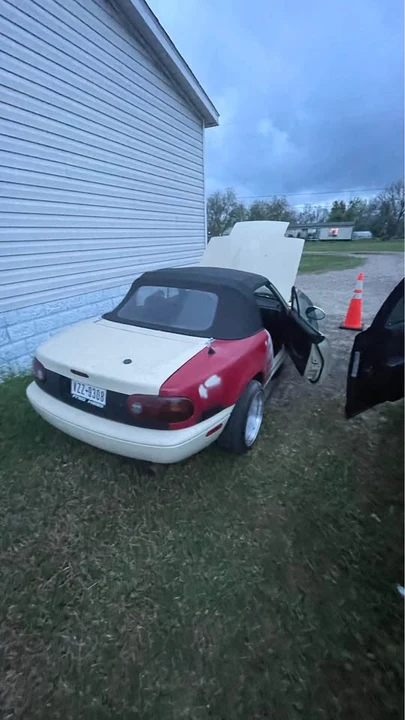 1992 Mazda NA MX-5 Miata - Image 2 of 3