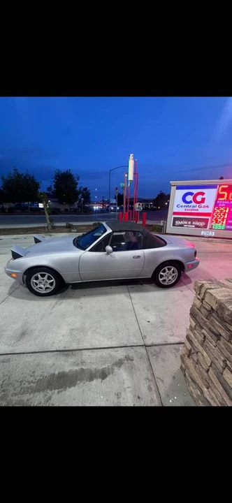 1992 Mazda NA MX-5 Miata - Image 2 of 10