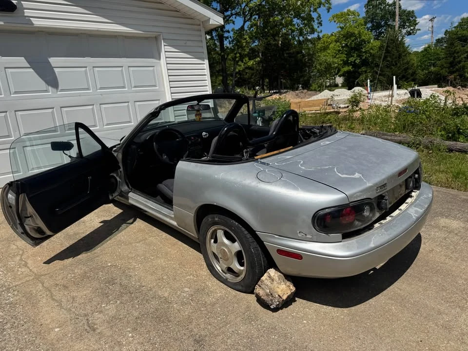 1992 Mazda NA MX-5 Miata - Image 5 of 8