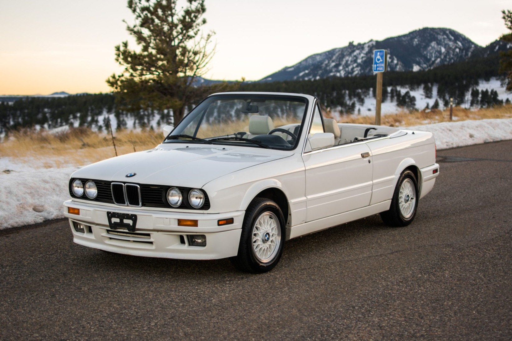 1992 BMW 325i Convertible M-Technic II 5-Speed