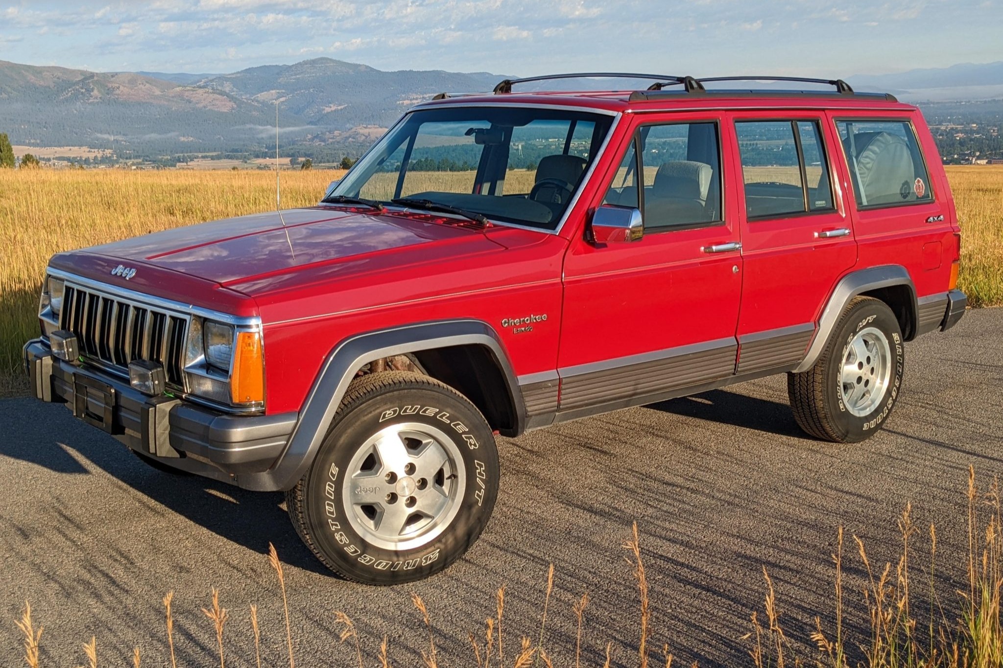 Single-Family-Owned 1992 Jeep Cherokee Laredo 4×4