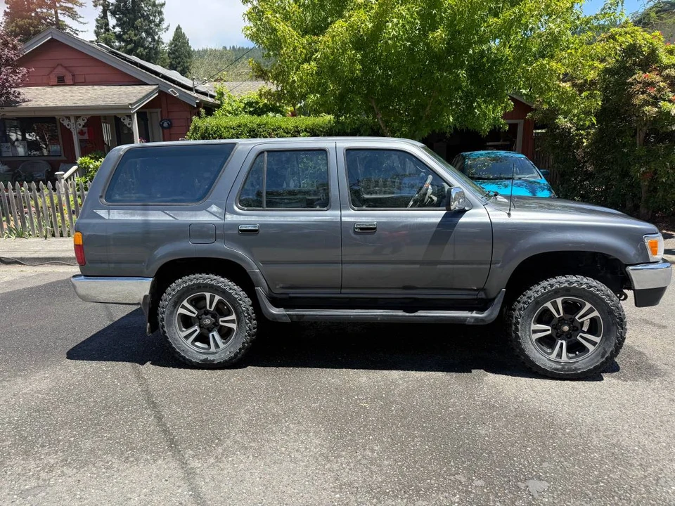 1993 Toyota 4Runner 2nd Gen - Image 6 of 11