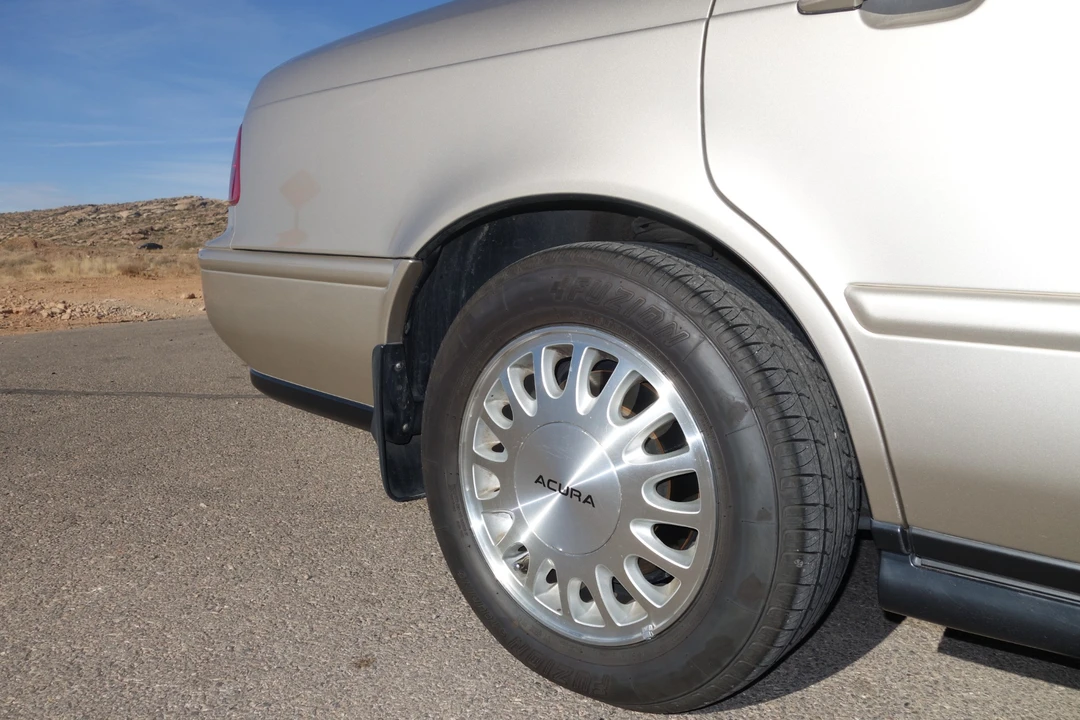 1993 Acura Legend 2nd Gen - Image 13 of 31