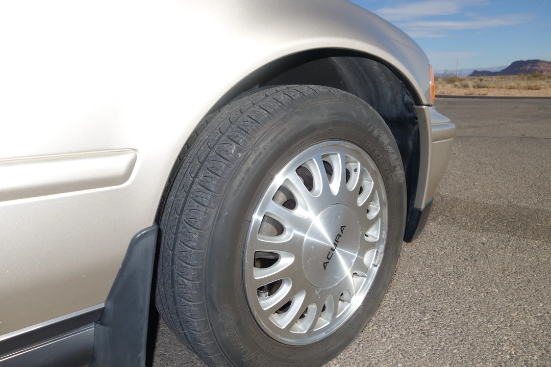 1993 Acura Legend 2nd Gen - Image 14 of 31
