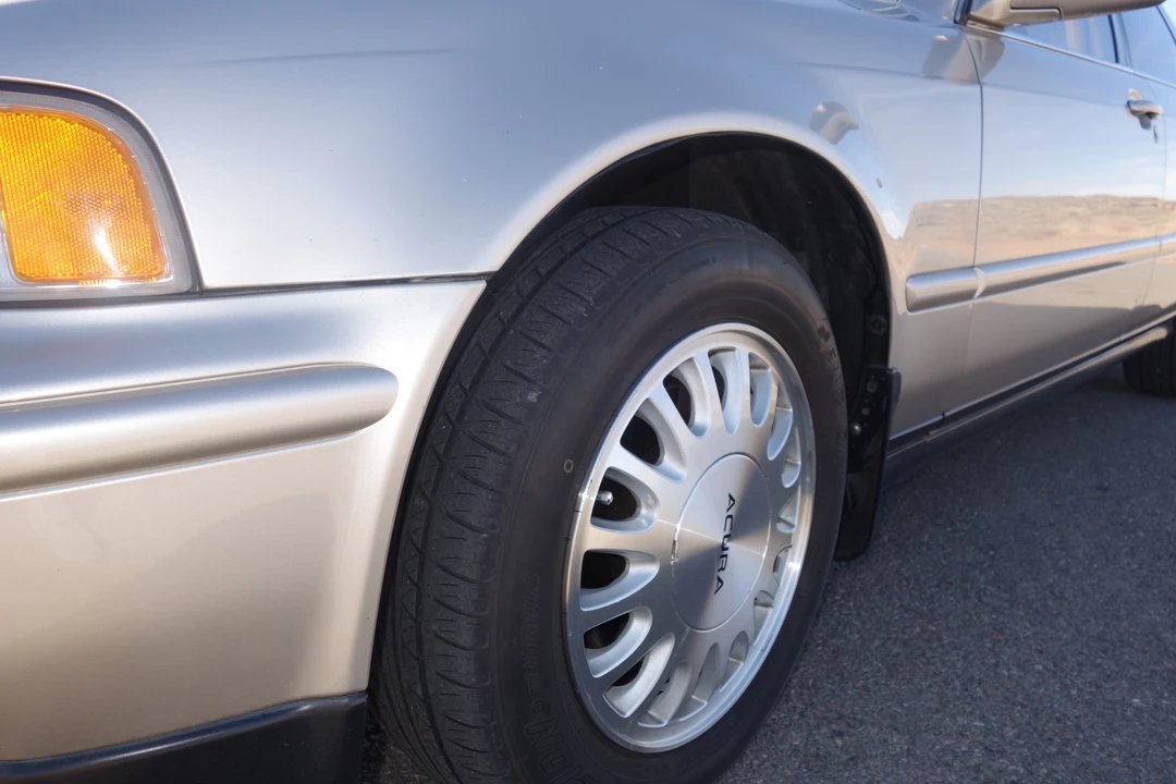 1993 Acura Legend 2nd Gen - Image 16 of 31