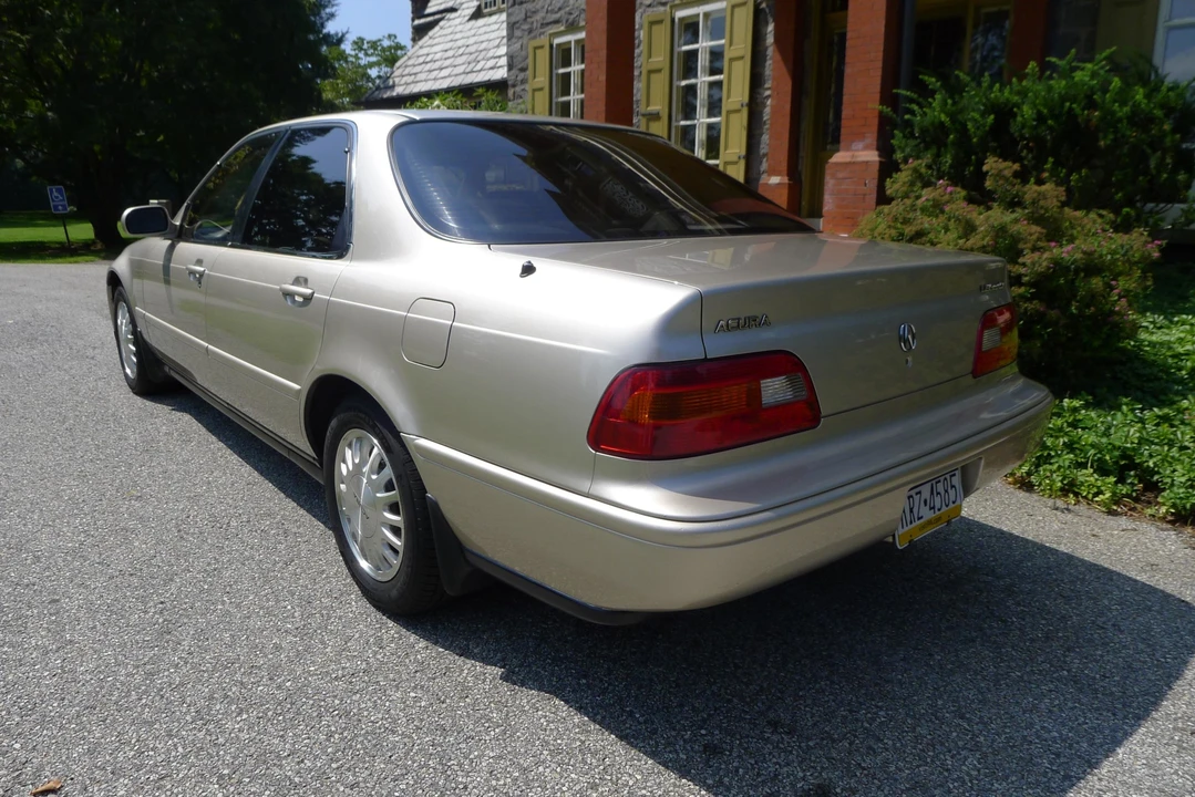 1993 Acura Legend 2nd Gen - Image 9 of 31