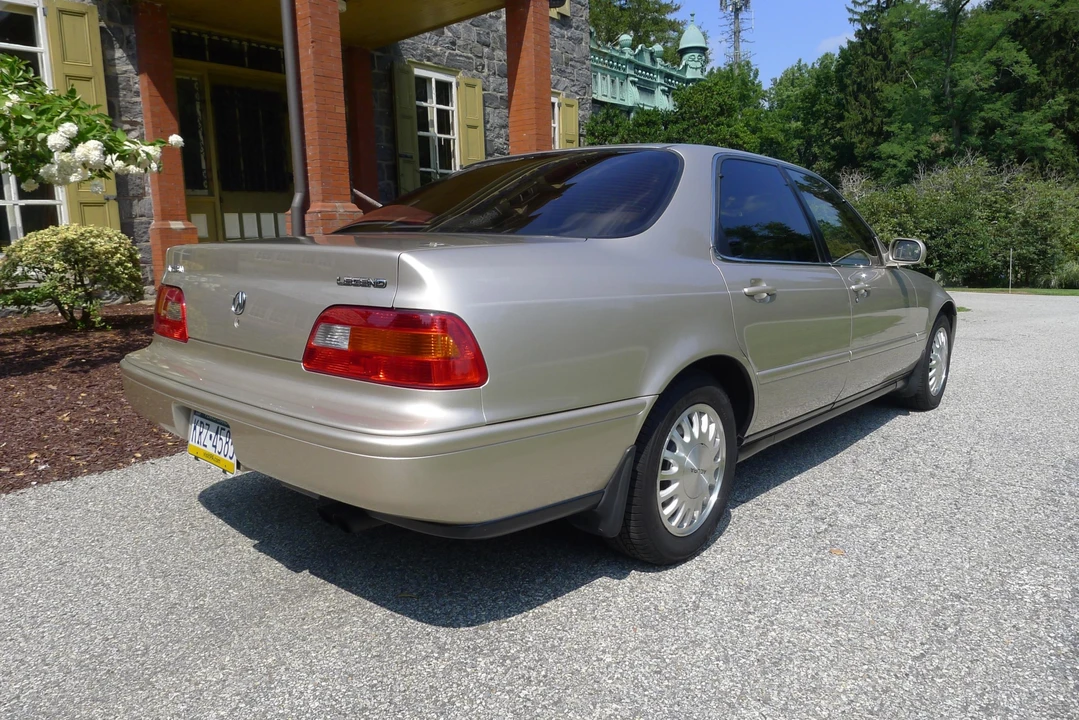 1993 Acura Legend 2nd Gen - Image 15 of 31