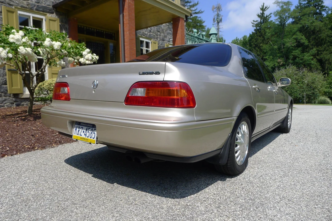 1993 Acura Legend 2nd Gen - Image 18 of 31