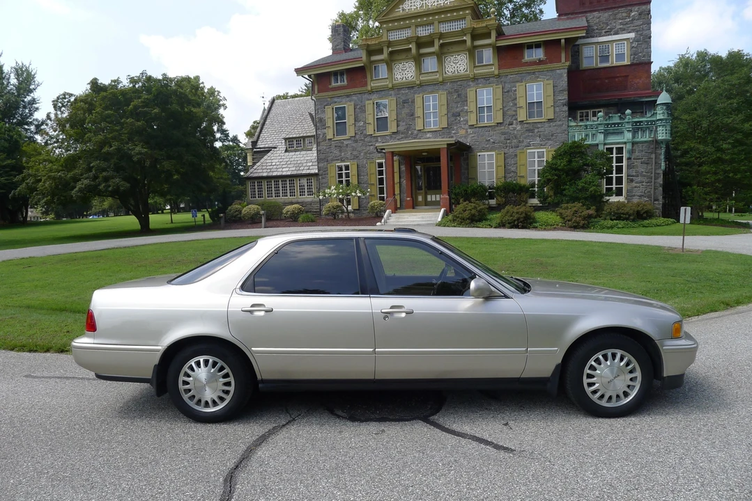 1993 Acura Legend 2nd Gen - Image 19 of 31