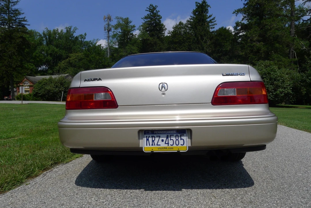 1993 Acura Legend 2nd Gen - Image 12 of 31