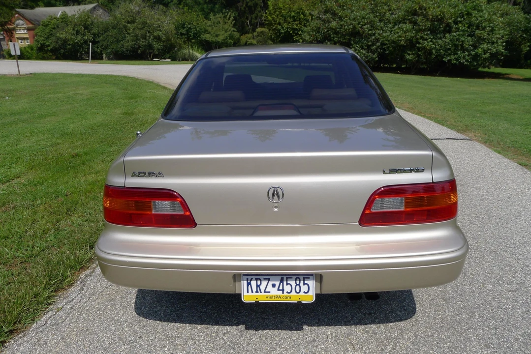 1993 Acura Legend 2nd Gen - Image 13 of 31