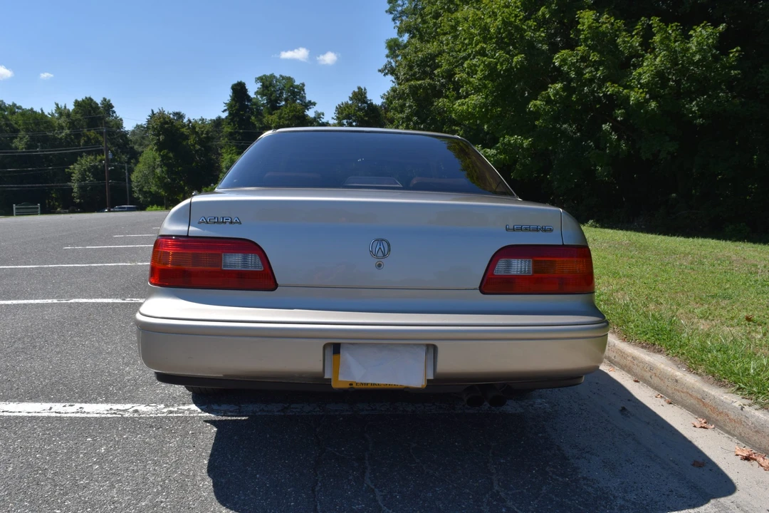 1993 Acura Legend 2nd Gen - Image 17 of 31
