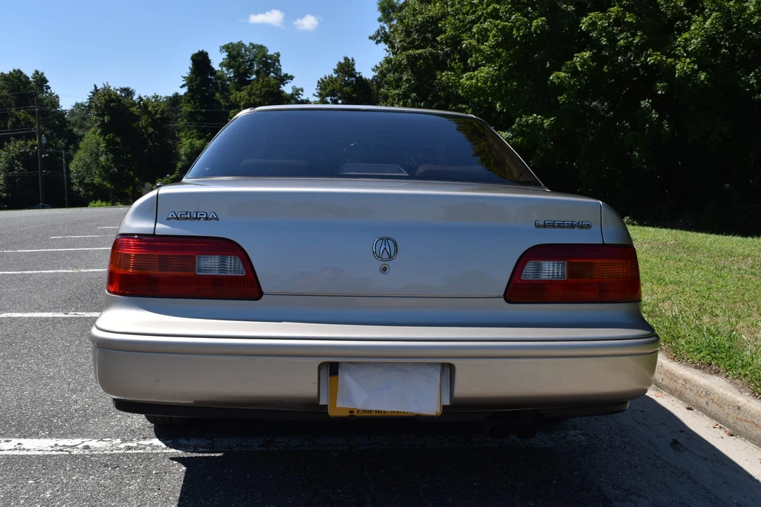 1993 Acura Legend 2nd Gen - Image 18 of 31