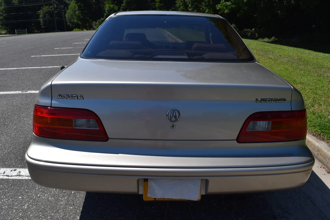 1993 Acura Legend 2nd Gen - Image 19 of 31