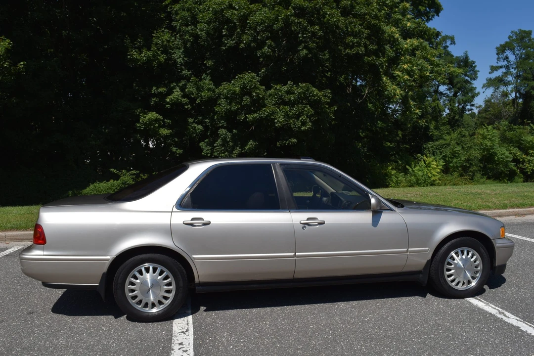 1993 Acura Legend 2nd Gen - Image 12 of 31