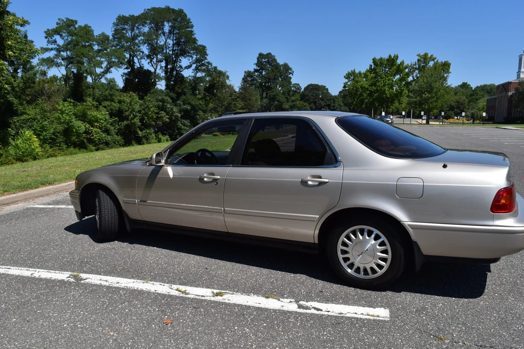 1993 Acura Legend 2nd Gen - Image 27 of 31