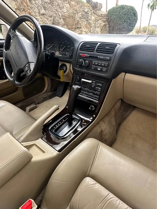 1993 Acura Legend 2nd Gen - Image 9 of 10