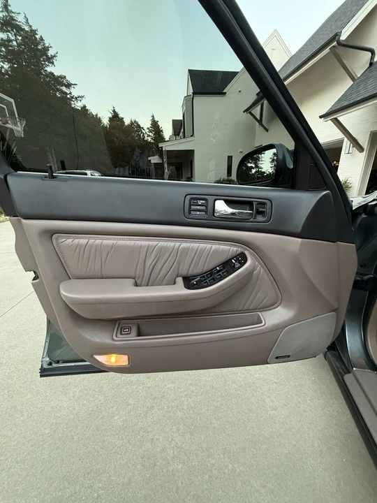 1993 Acura Legend 2nd Gen - Image 14 of 16